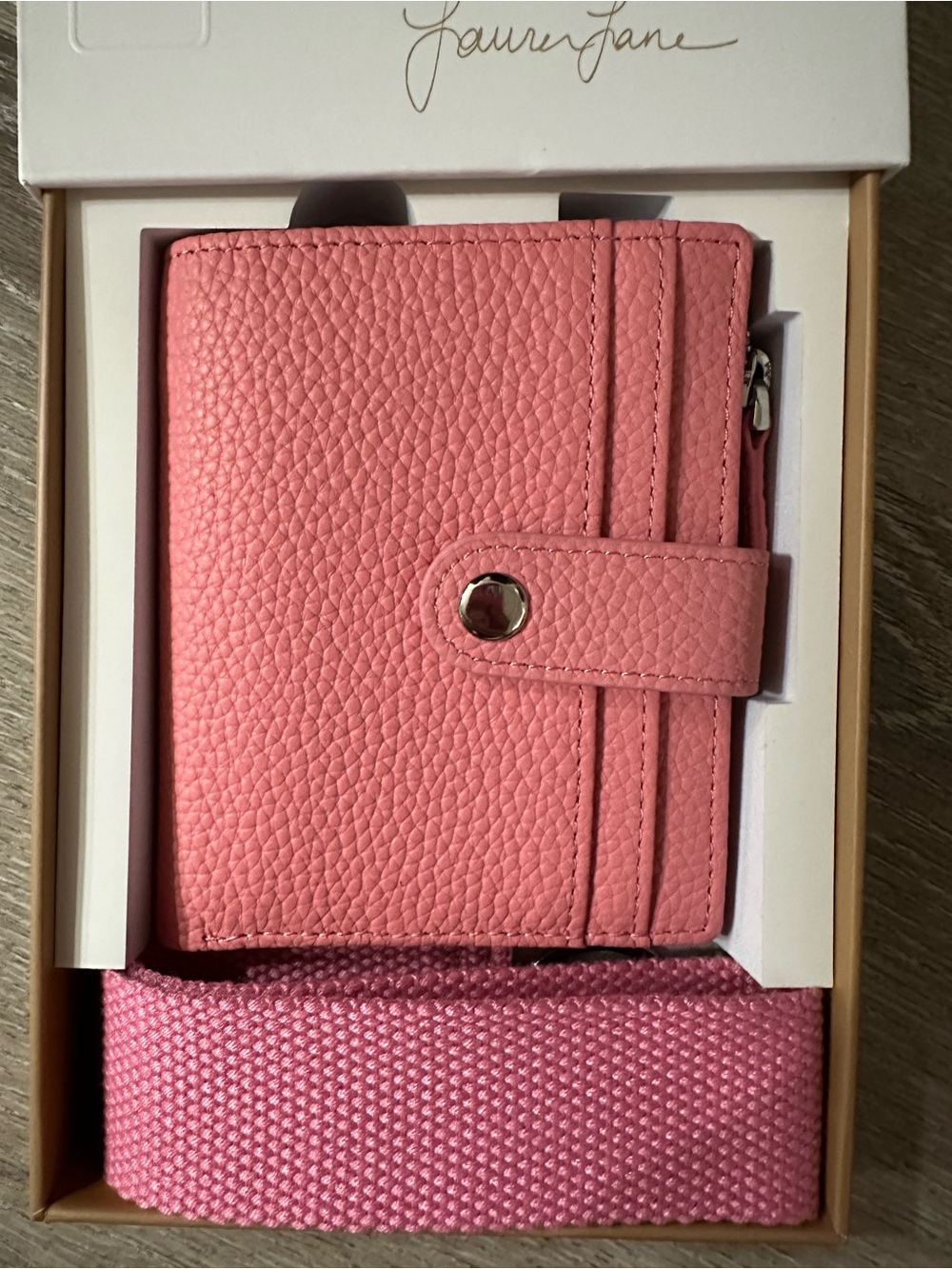 LAST ONE! Andar Lo Wallet in Bubble Gum Togo